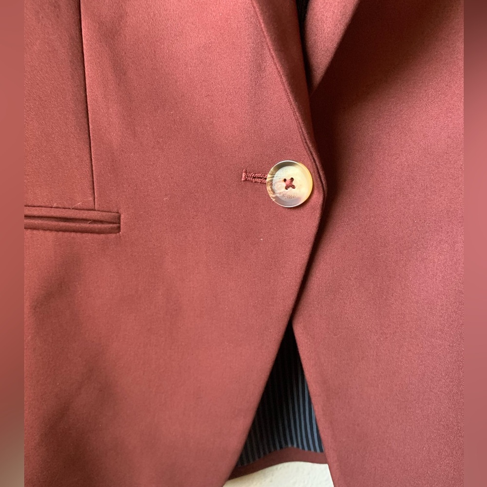 Express Burgundy Blazer size 8. - Picture 6 of 11